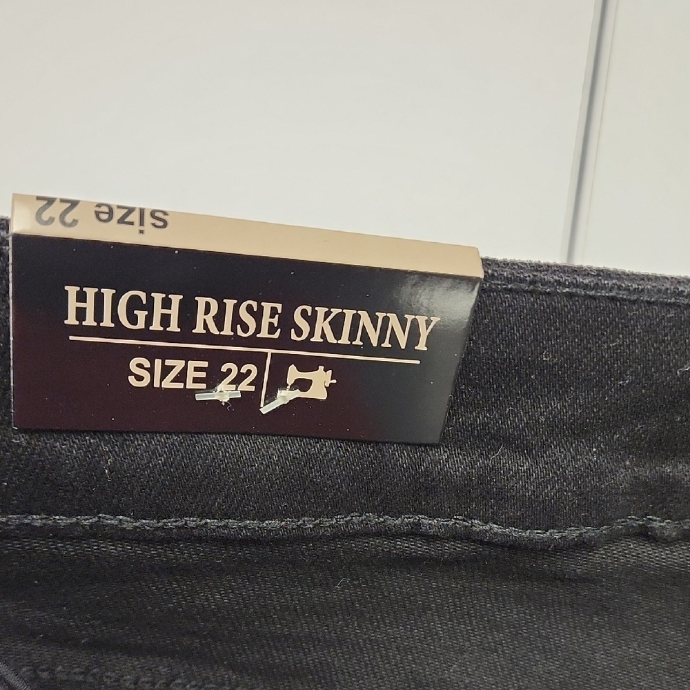 High Rise Black Distressed Jeans - Picture 5 of 6